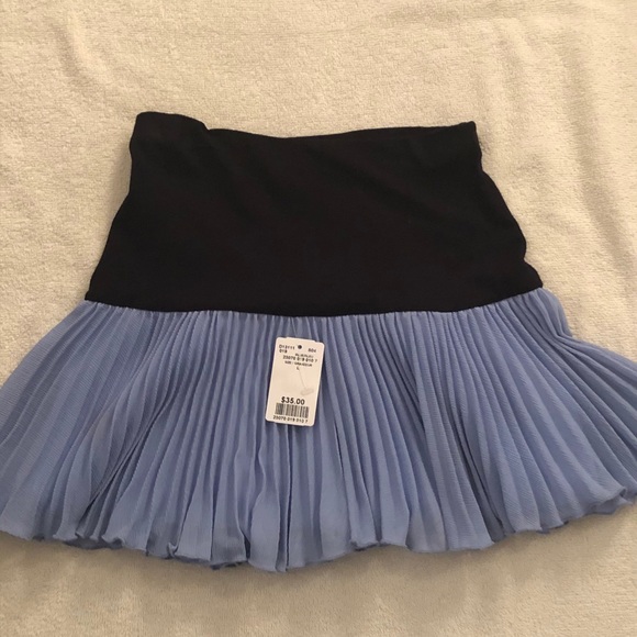 💥2/$25💥 Mini skirt - Picture 2 of 2